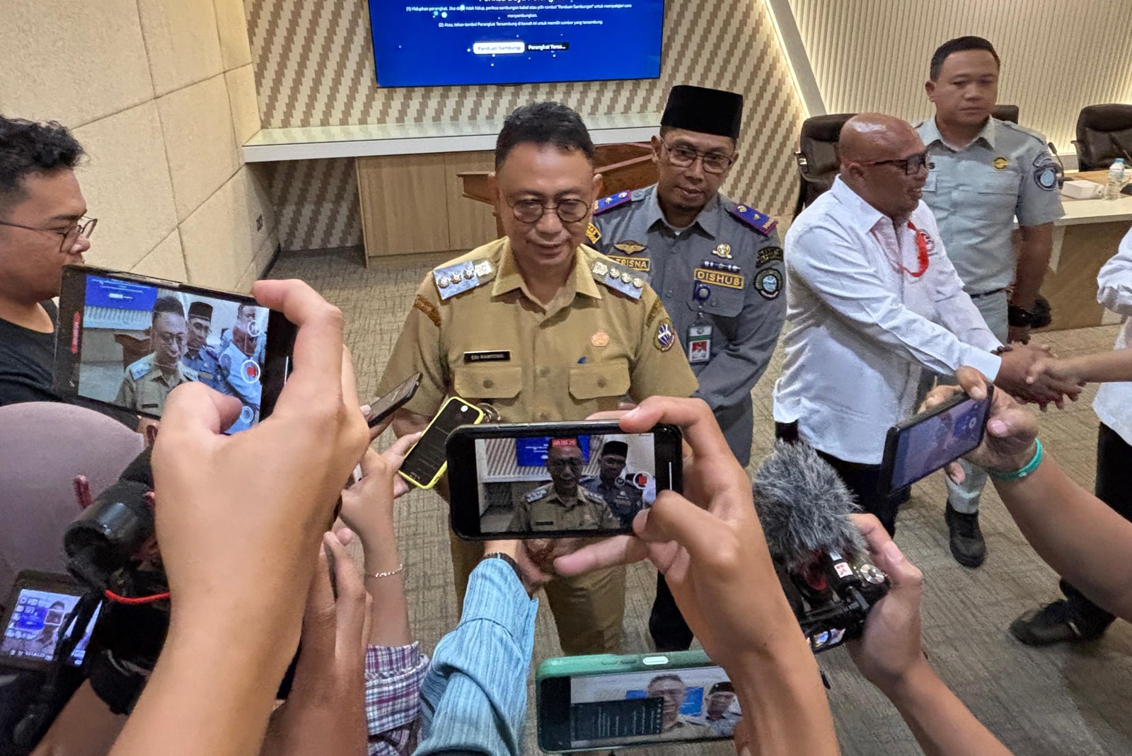 Pemkot Pontianak Akan Revisi Aturan Jam Operasional Angkutan Berat