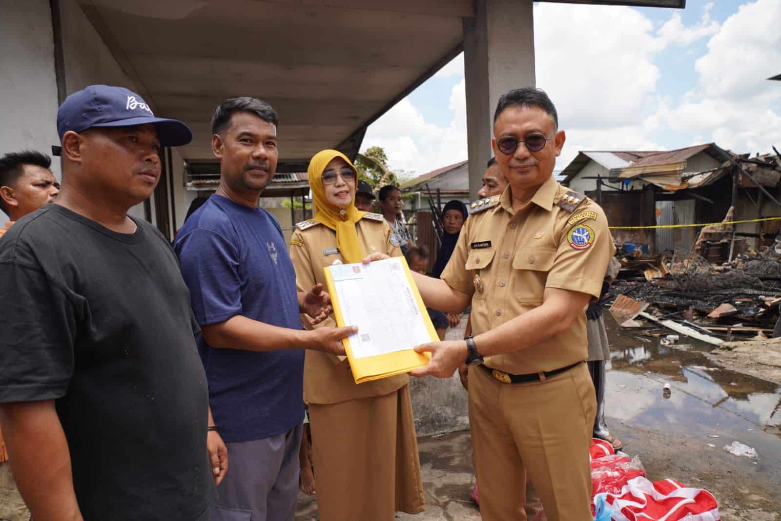 Pemkot Pontianak Bergerak Cepat Bantu Korban Kebakaran di Panglima Aim