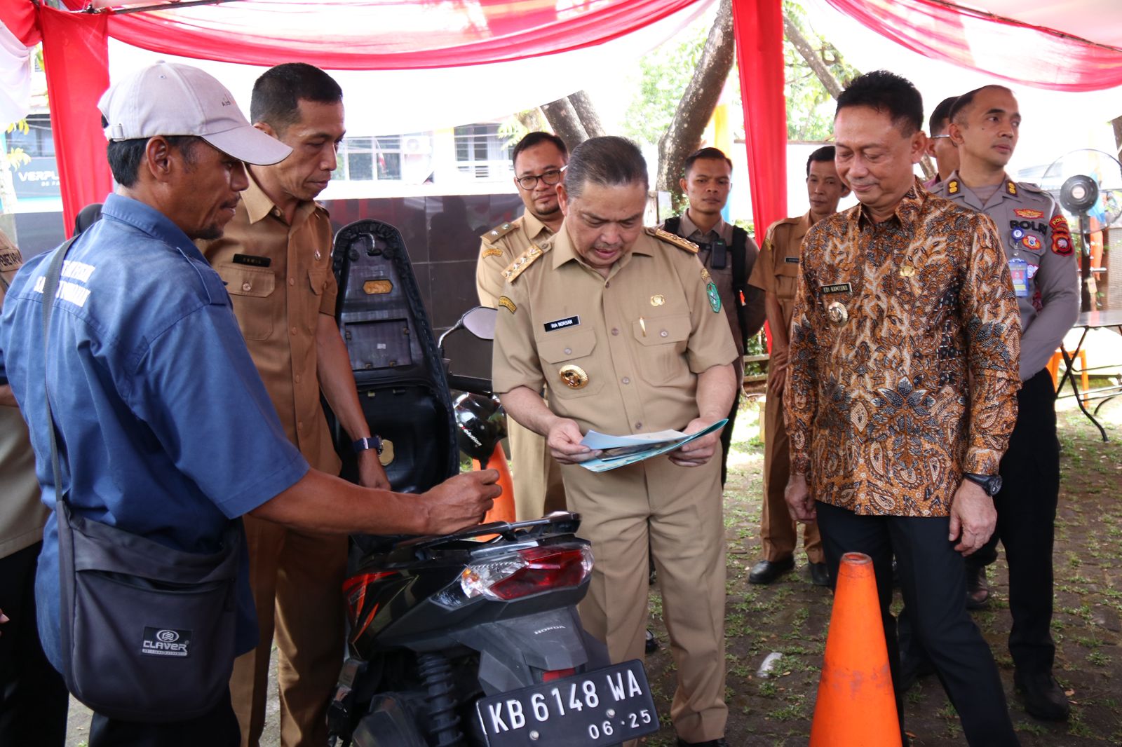 Inovasi Pelayanan Publik Pemprov Kalbar, Bayar Pajak Kendaraan Tak Perlu ke Kantor Samsat