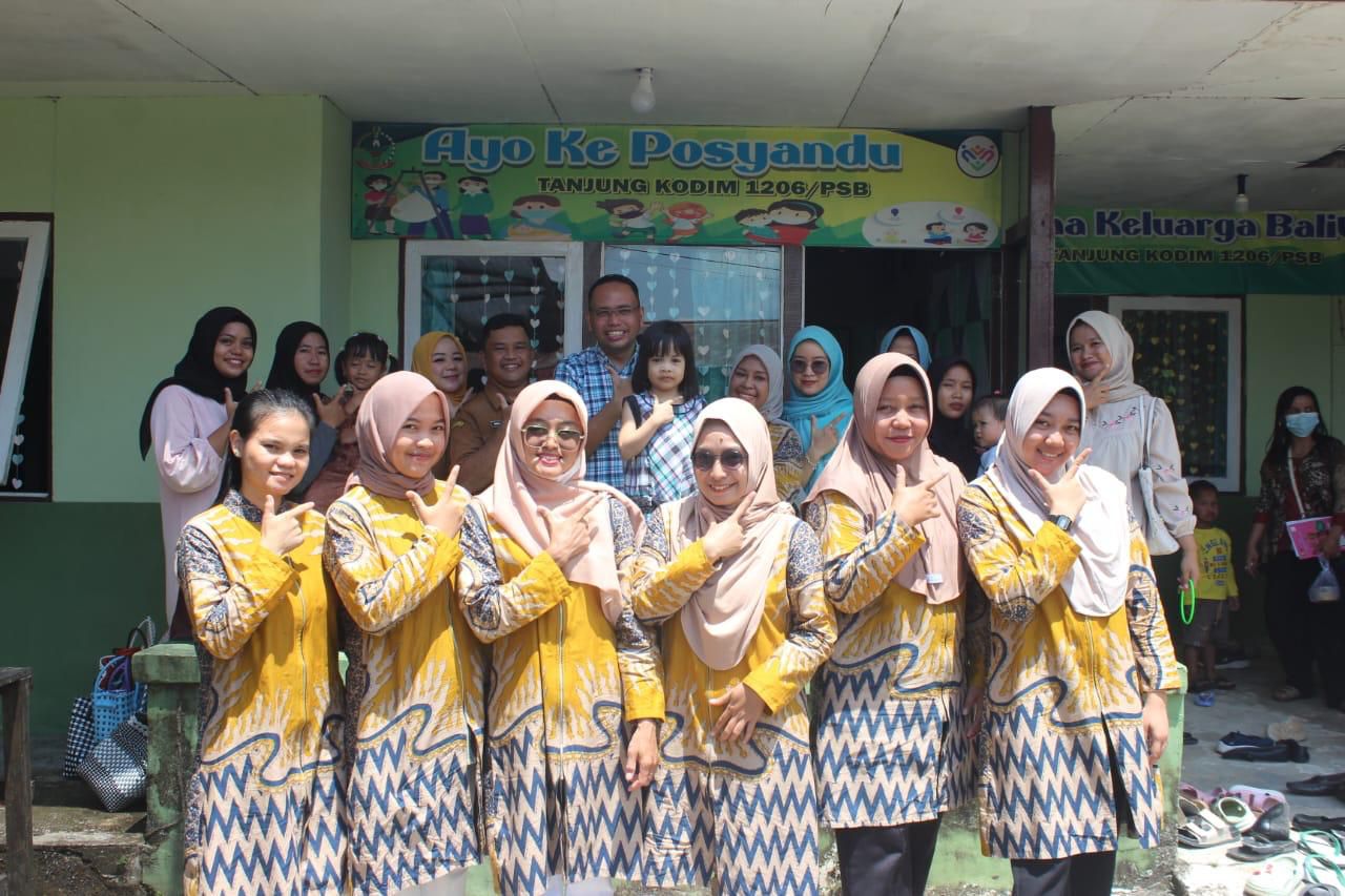 Posyandu Tanjung Kodim Putussibau Terima Penyuluhan dari Dokter Anak RSUD Achmad Diponegoro