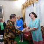 { \Illuminate\Support\Str::words($kategorix->post_title, 30, '') }}