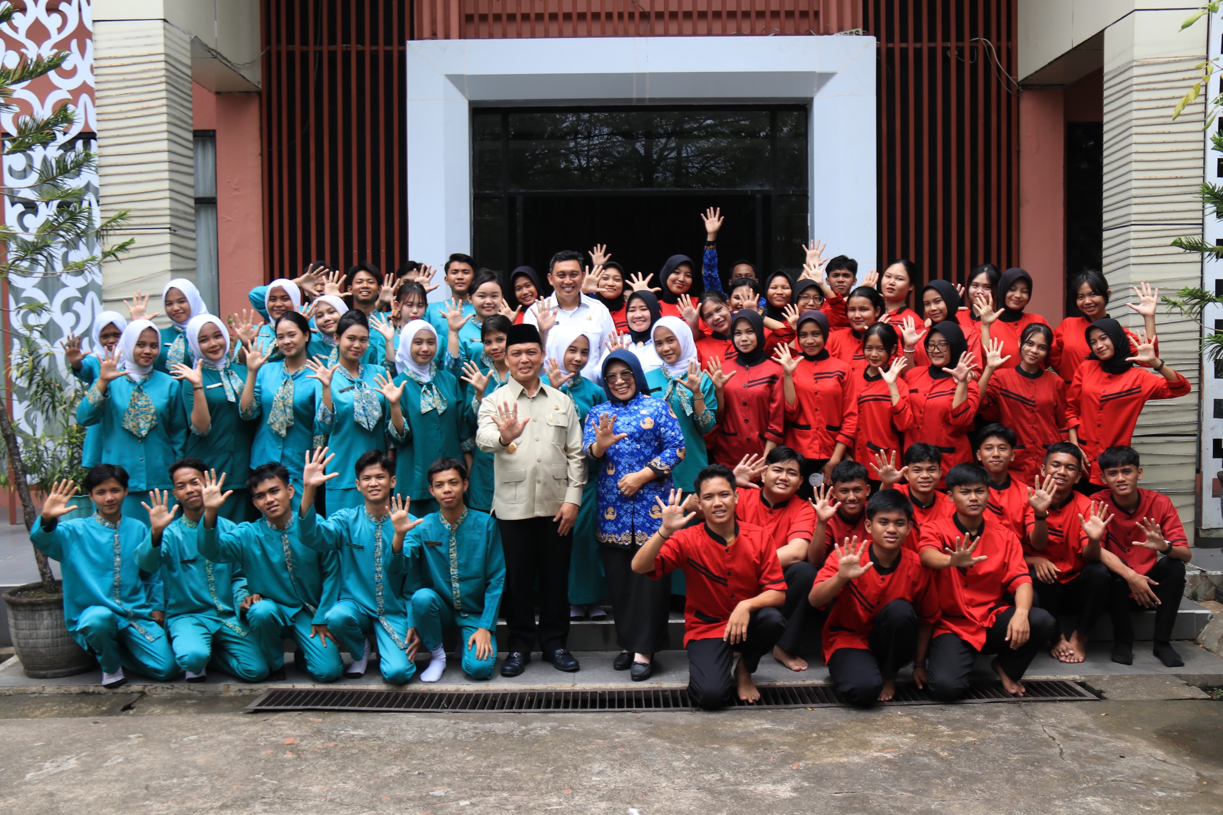 Di Masa Kepemimpinan Gubernur Ria Norsan, 52 Sekolah di Kalbar Dapat Bantuan Rehabilitasi dan Revitalisasi