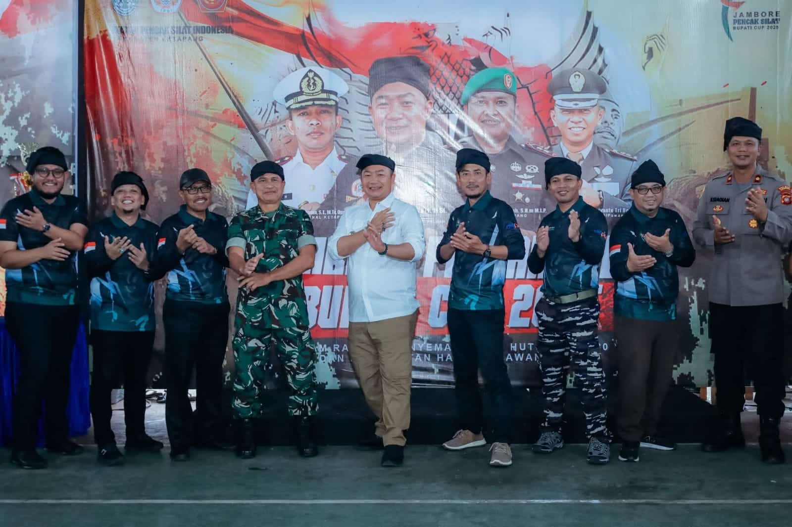 Tutup Jambore Pencak Silat Ketapang 2025, Bupati Alexander Ajak Generasi Muda Jaga Warisan Bangsa