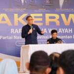 { \Illuminate\Support\Str::words($kategorix->post_title, 30, '') }}