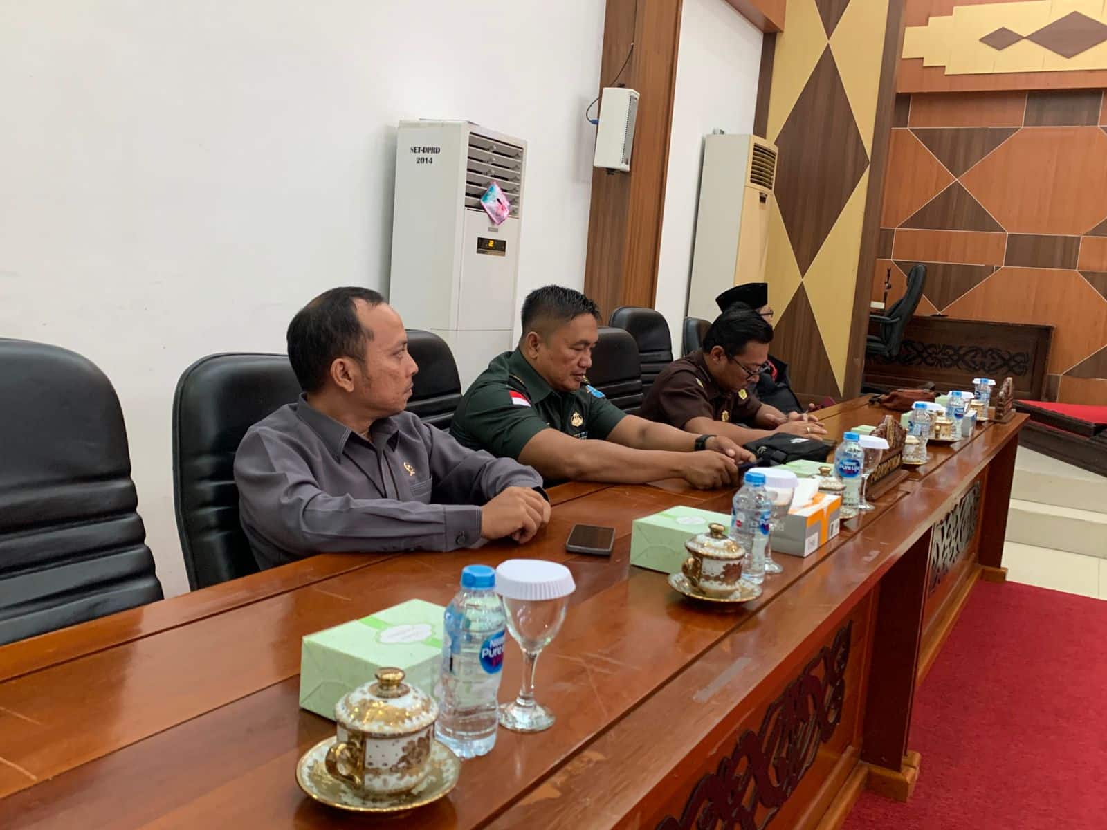 Pasilog Kodim Putussibau Hadiri Rapat Paripurna Raperda APBD Kapuas Hulu 2026