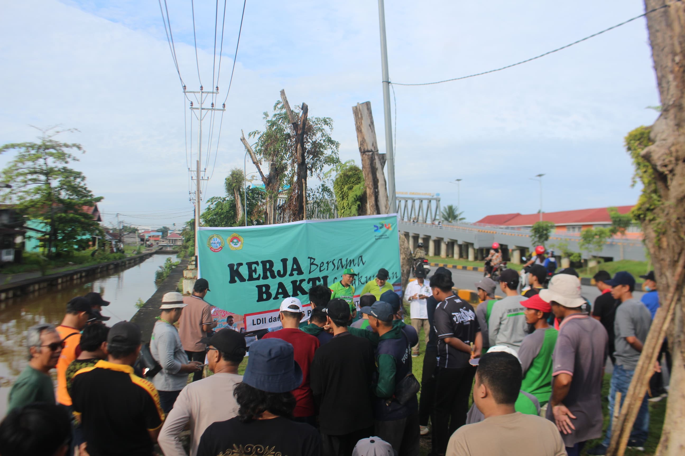Bersama PUPR Pontianak, LDII Sukses Helat Kerja Bersama Bakti Lingkungan