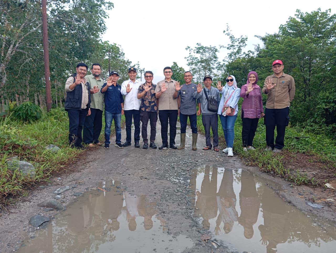 Herzaky Dorong Pembangunan Jalan di Sajad Sambas