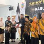 { \Illuminate\Support\Str::words($kategorix->post_title, 30, '') }}