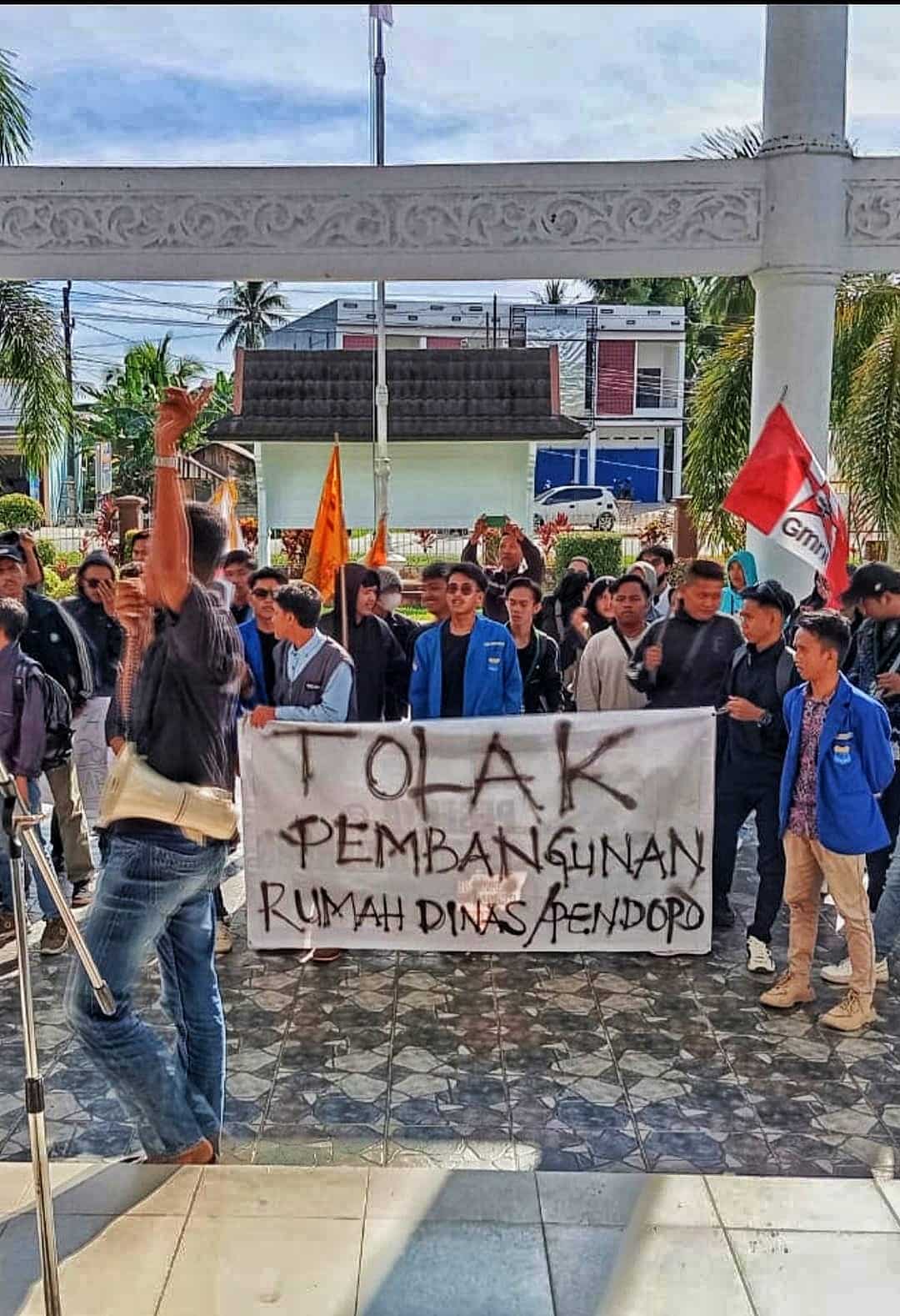 22 Miliar untuk Pedopo, Nol Rupiah untuk Jembatan, Mahasiswa Murka