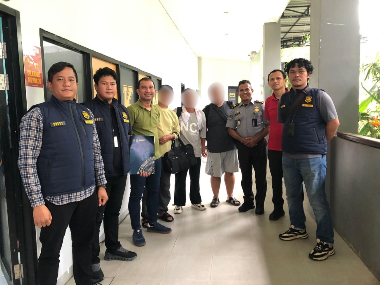 WNA yang Sempat Viral di Lokasi PETI Diamankan Imigrasi Ketapang di Perbatasan Entikong