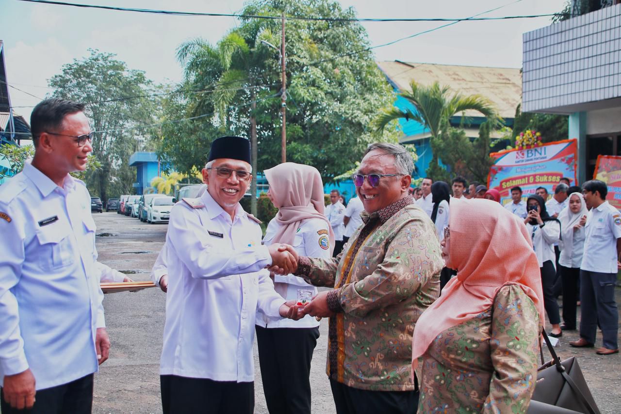 Amirullah Targetkan Kinerja Direksi Baru PDAM Tirta Khatulistiwa