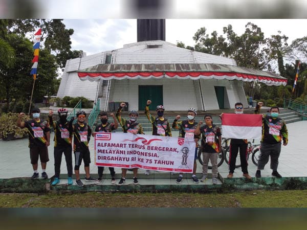 Jelajah Nusantara, Alfamart Gowes Berakhir di Tugu Libra Merauke