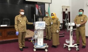 Potret Gubernur Kalbar Sutarmidji saat menyerahkan bantuan ventilator untuk sejumlah rumah sakit di Kalbar pada Oktober 2020 lalu