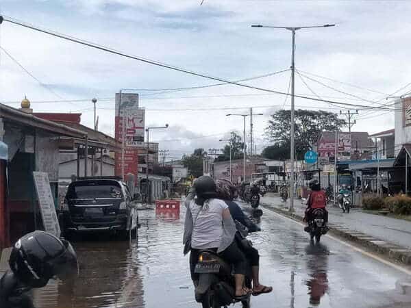 Diguyur Hujan, Jalan Amin dan Kom Yos Sudarso Putussibau Tergenang