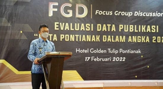 Wali Kota Pontianak Edi Rusdi Kamtono membuka FGD Evaluasi Data Publikasi Kota Pontianak Dalam Angka 2022.