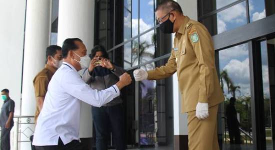 Gubernur Kalbar Sutarmidji saat menerima kunjungan kerja spesifik Anggota Badan Legislasi DPR RI di Balai Petitih, Kantor Gubernur Kalbar