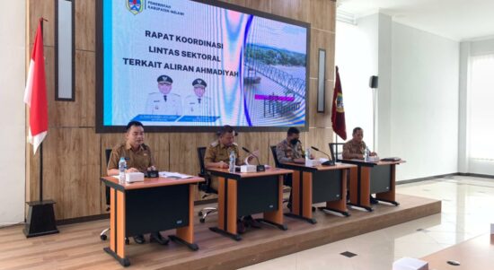 Rapat koordinasi lintas sektoral terkait aliran Ahmadiyah di Convention Hall Kantor Bupati Melawi, Selasa (11/10/2222). (Foto: Bahrum Sirait)