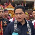 Menteri BUMN, Erick Thohir memberikan keterangan pers di sela-sela menghadiri Festival Cap Go Meh di Kota Singkawang, Provinsi Kalbar. (Foto: Jauhari)