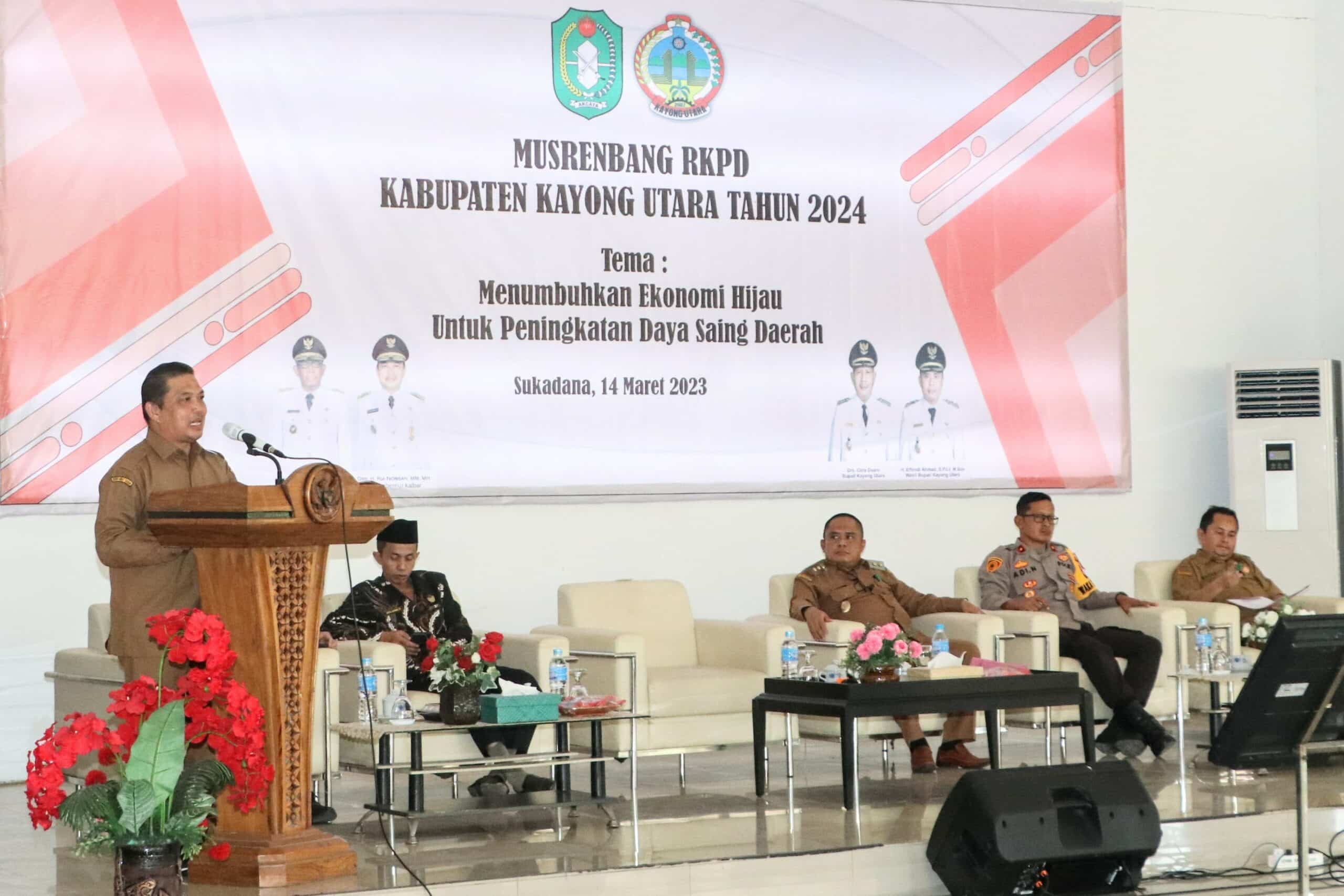 Wagub Kalbar, Ria Norsan membuka Musrenbang RKPD Kayong Utara Tahun 2024 di Aula Rumah Dinas Bupati Kabupaten Kayong Utara, Selasa (14/03/2023). (Foto: Biro Adpim For KalbarOnline.com)