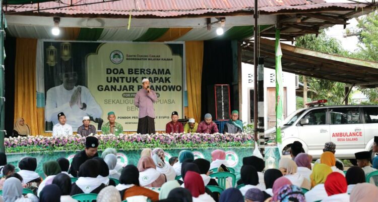 Doa dan buka puasa bersama SDG dengan santri dan masyarakat sekitar. (Foto: Jauhari)