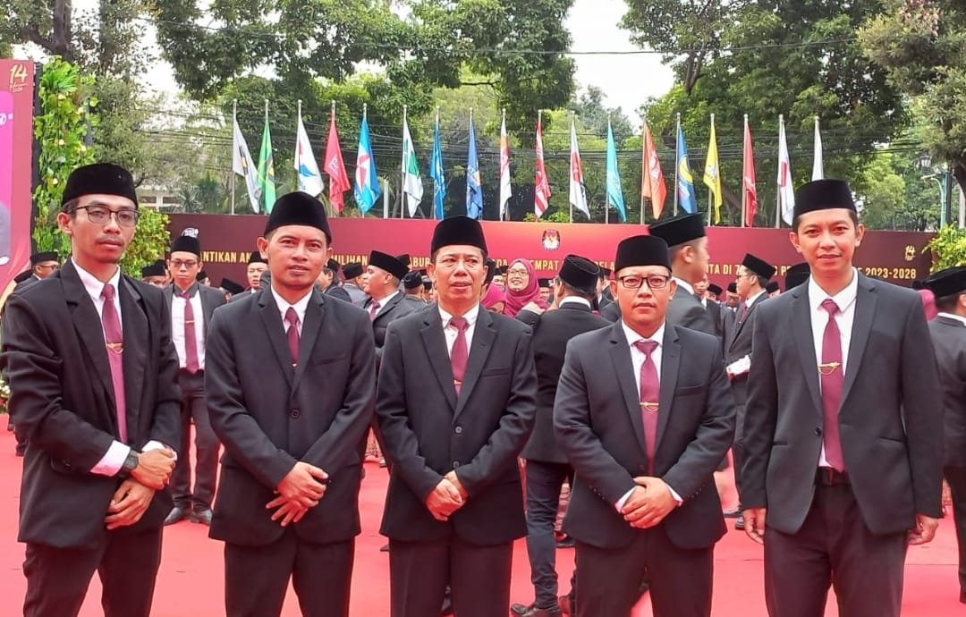 Anggota KPU Ketapang periode 2023 - 2028 yang dilantik. (Foto: Adi LC)