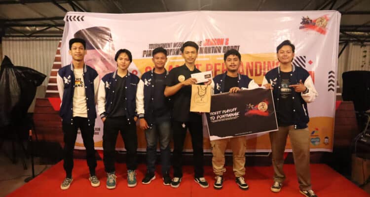 Tim Galaxy Be Esport saat menerima tiket play off Turnamen Mobile Legends Piala Gubernur Kalbar musim kedua sebagai wakil Kabupaten Ketapang. (Foto: Jauhari)