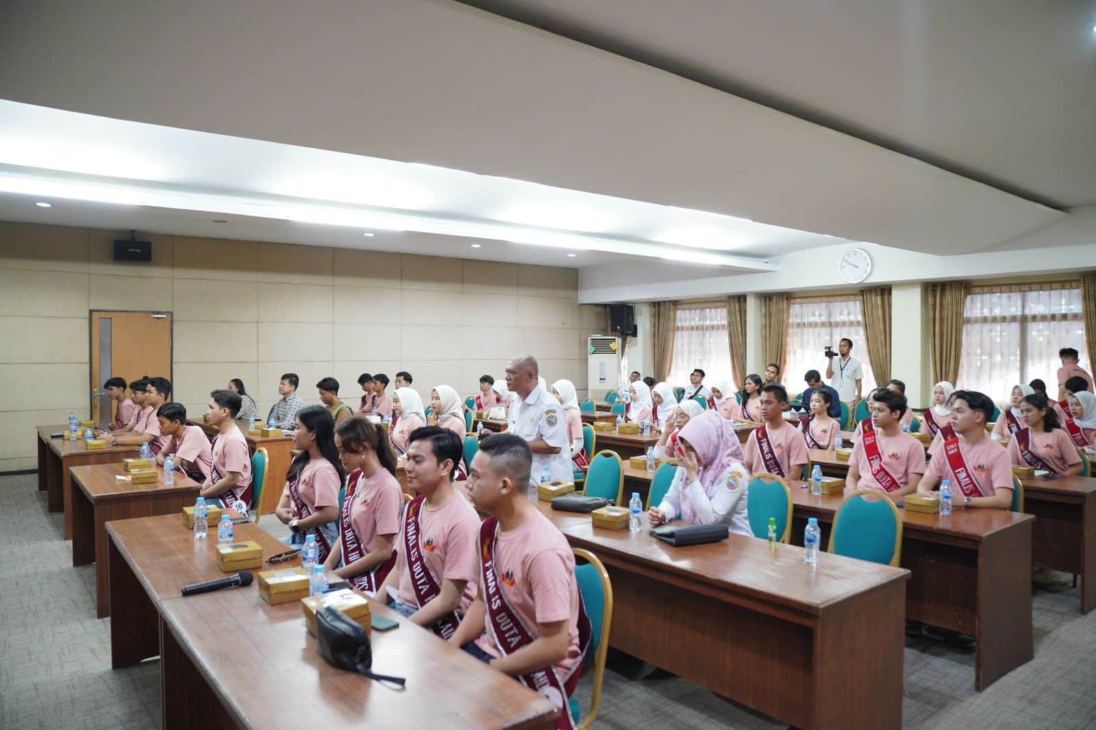 Para Finalis Duta HIV/AIDS Kalbar saat beraudiensi dengan Wali Kota Pontianak, Edi Rusdi Kamtono. (Foto: Prokopim Pontianak)