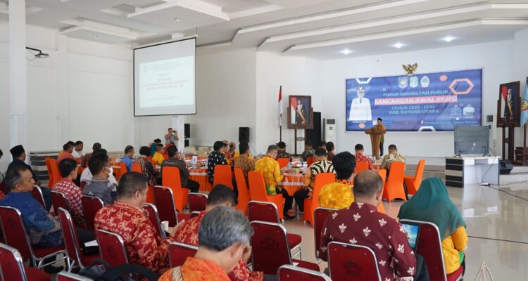 Forum Konsultasi Publik Rencana Awal Rencana Pembangunan Jangka Panjang Daerah (RPJPD) Tahun 2025 - 2045, di Aula Istana Rakyat, Sukadana, Jumat (8/12/2023). (Foto: Prokopim)