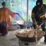 Pembuatan dodol durian. (Foto: Ishaq)