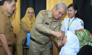 Pj Gubernur Kalimantan Barat memimpin Pekan Imunisasi Nasional Polio 2024