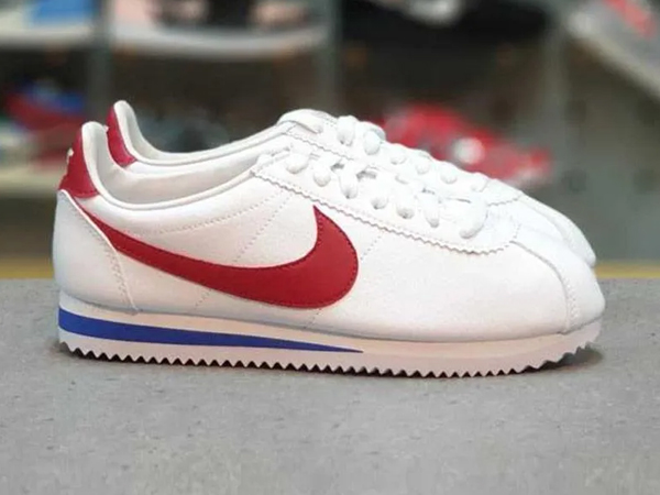 Sepatu Nike Cortez bisa didapatkan di Blibli