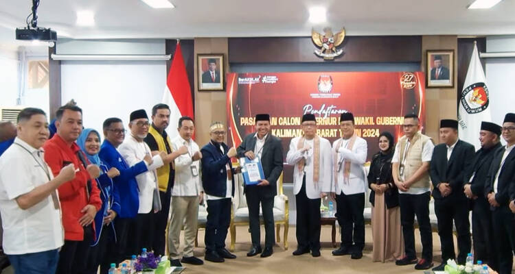 Pasangan calon Gubernur dan Wakil Gubernur Kalbar Sutarmidji-Didi Haryono resmi mendaftar ke KPU untuk bertarung di Pilgub Kalbar 2024. Sutarmidji dan Didi didampingi para pimpinan Partai Politik pengusung