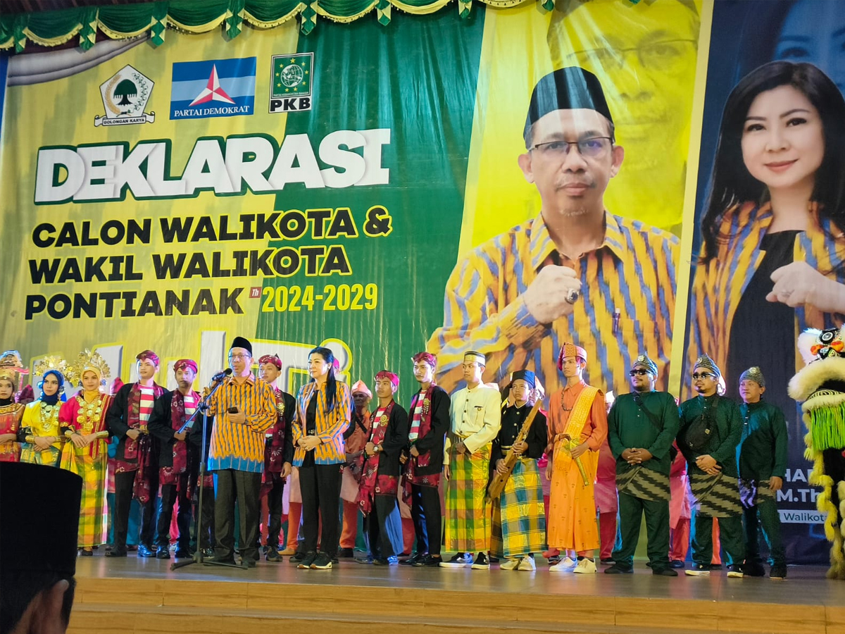 Pasangan calon Wali Kota dan Wakil Wali Kota Pontianak, Mulyadi-Harti menggelar deklarasi di Rumah Adat Melayu