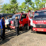 Pj Bupati Kubu Raya Syarif Kamaruzaman bersama Forkopimda Kubu Raya meninjau kendaraan dan peralatan dalam rangka kesiapan menghadapi Karhutla