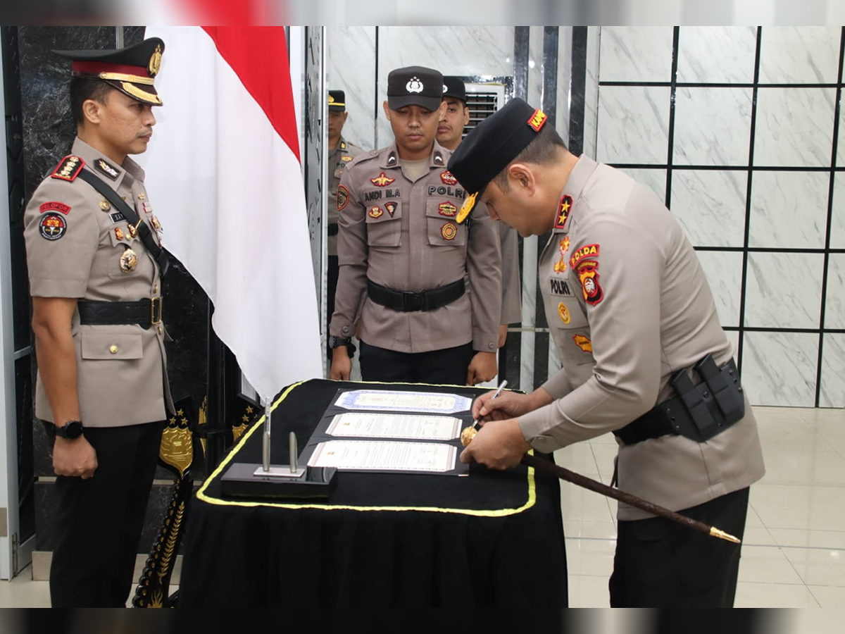 rotasi pejabat utama Polda Kalbar, sertijab Polri Kalimantan Barat, promosi pejabat Polri, Kapolda Kalbar Pipit Rismanto, pejabat baru Polri Kalbar