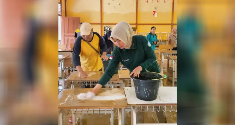 banjir Kalbar, SMAN 1 Sekayam, sekolah terdampak banjir, pendidikan Kalimantan Barat, Rita Hastarita, Disdikbud Kalbar