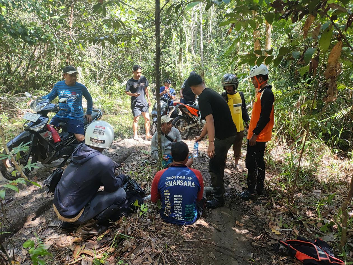 warga Kayong Utara tersesat, pencarian tim SAR, korban tersesat ditemukan, pembukaan lahan sawit, Desa Sedahan Sukadana