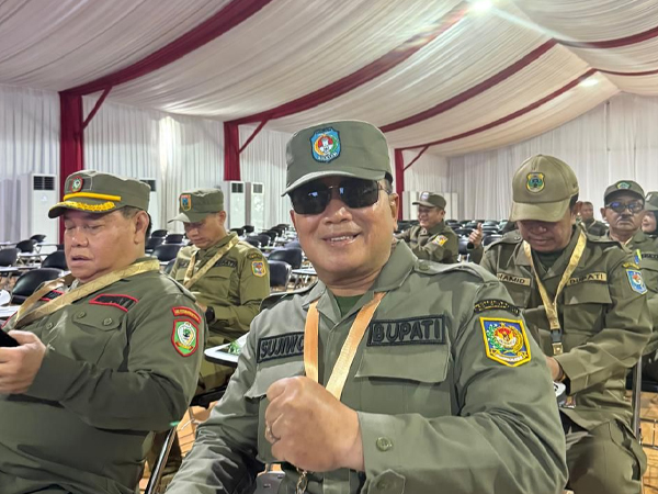 Sujiwo, retret Magelang, Megawati Soekarnoputri, Bupati Kubu Raya, PDI Perjuangan, sanksi partai, loyalitas kader