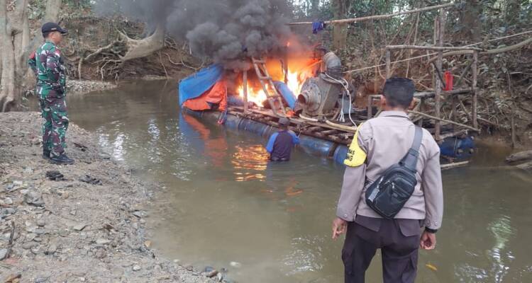 legalisasi tambang rakyat, tambang rakyat Kapuas Hulu, izin pertambangan rakyat, perizinan tambang Kalimantan Barat, WPR Kapuas Hulu, ekonomi lokal, tambang legal, pertambangan rakyat Indonesia