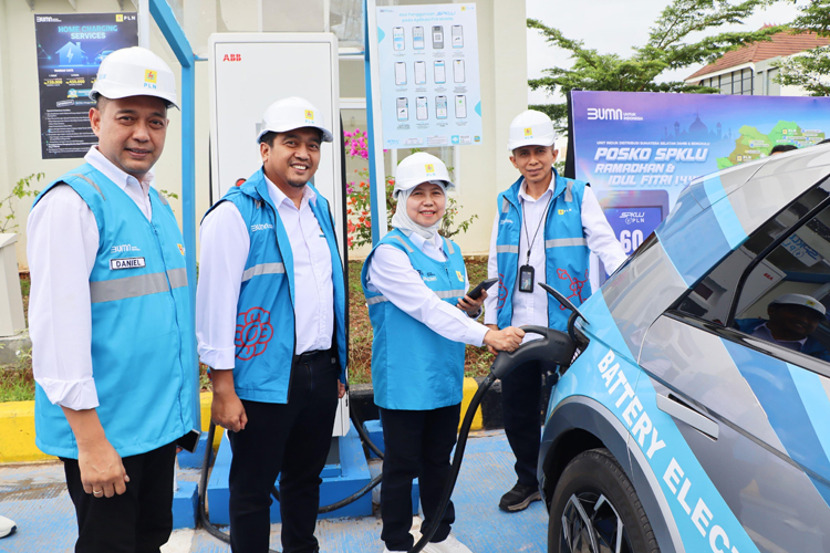 mudik EV, kendaraan listrik, SPKLU, SPKLU Trans Jawa-Sumatra, mudik Lebaran, PLN, PLN Mobile, SPKLU mobile, charging station kendaraan listrik, rute mudik kendaraan listrik