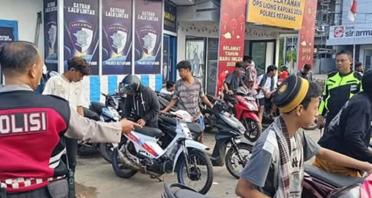 balap liar, Polres Ketapang, motor knalpot brong, razia polisi, aksi balap liar di Pantai Ketapang, polisi amankan belasan motor balap liar, razia balap liar awal Ramadhan, program edukasi keselamatan berlalu lintas