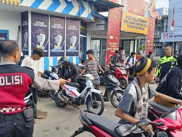 balap liar, Polres Ketapang, motor knalpot brong, razia polisi, aksi balap liar di Pantai Ketapang, polisi amankan belasan motor balap liar, razia balap liar awal Ramadhan, program edukasi keselamatan berlalu lintas