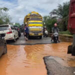 Jalan Trans Kalimantan, jalan rusak Kalimantan, perbaikan jalan Kubu Raya, BPJN Kalbar, dampak banjir Kalimantan Barat, arus mudik Lebaran, jalan Trans Kalimantan, BPJN Kalbar, banjir Kalbar, perbaikan jalan Trans Kalimantan pasca banjir, dampak banjir terhadap infrastruktur Kalimantan, kondisi jalan Kubu Raya setelah banjir