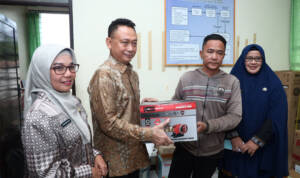 bantuan usaha kecil, alat cuci motor, UMKM Pontianak, program Antasena, bantuan sosial, Pemkot Pontianak, usaha cuci motor