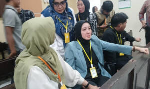Ahmad Nizam, Fitri Pratiwi, Ibu Aniaya Anak Tiri, JPU, Pembunuhan, PN Pontianak, Fitri Pratiwi