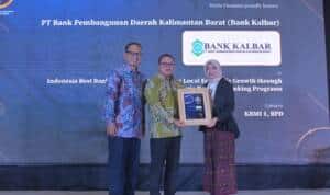 Bank Kalbar, penghargaan Best Bank 2025, Indonesia Best Bank Award, Warta Ekonomi, pertumbuhan ekonomi lokal, program strategis Bank Kalbar, KBMI 1, bank pembangunan daerah, inovasi layanan keuangan, dukungan UMKM Kalbar